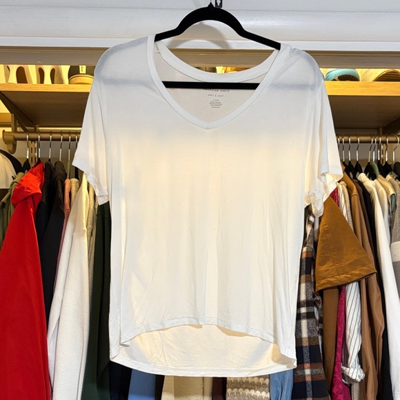 American Eagle Outfitters Tops - American Eagle Outfitters Cream V-Neck Tee